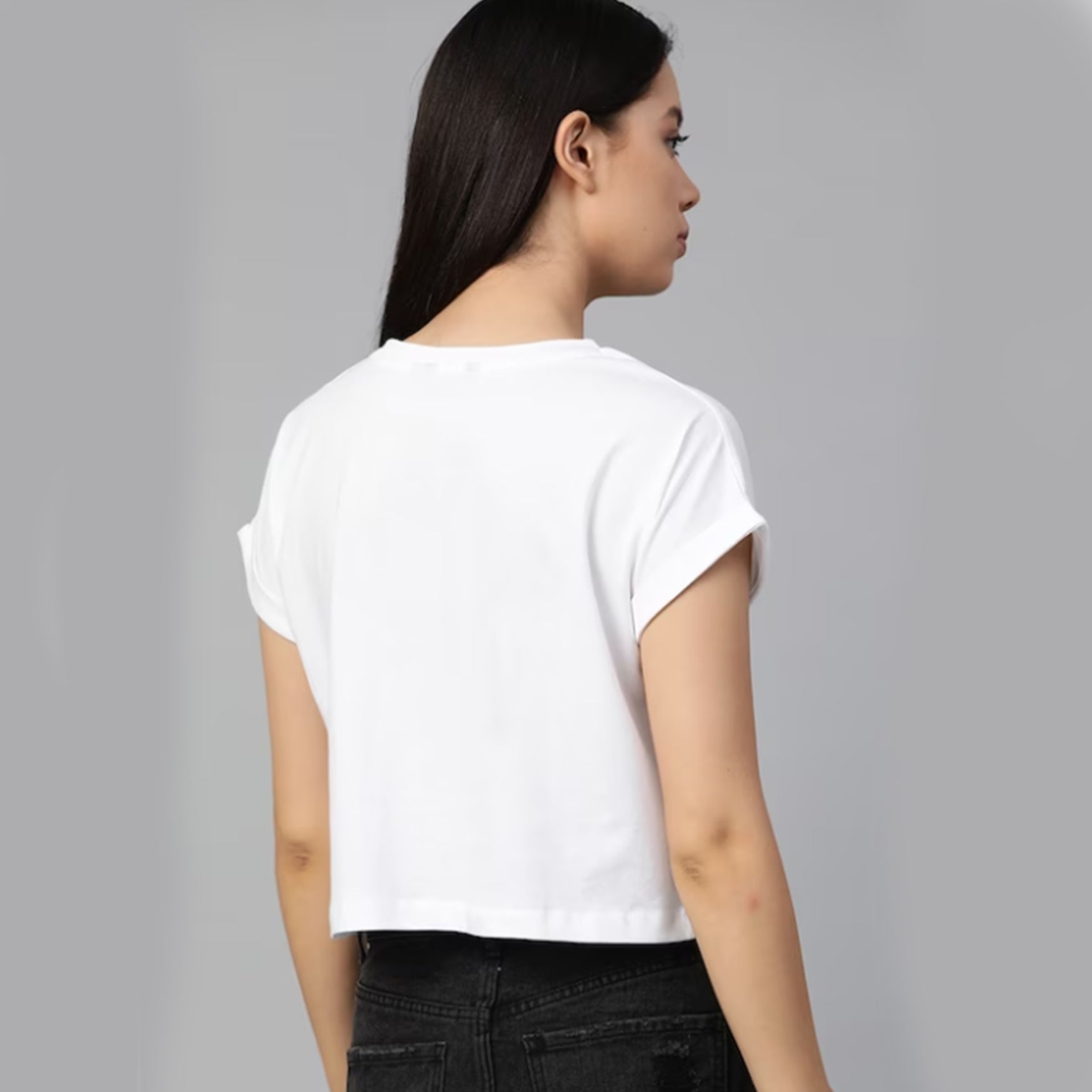 Women White Solid Round Neck Boxy Cropped Top