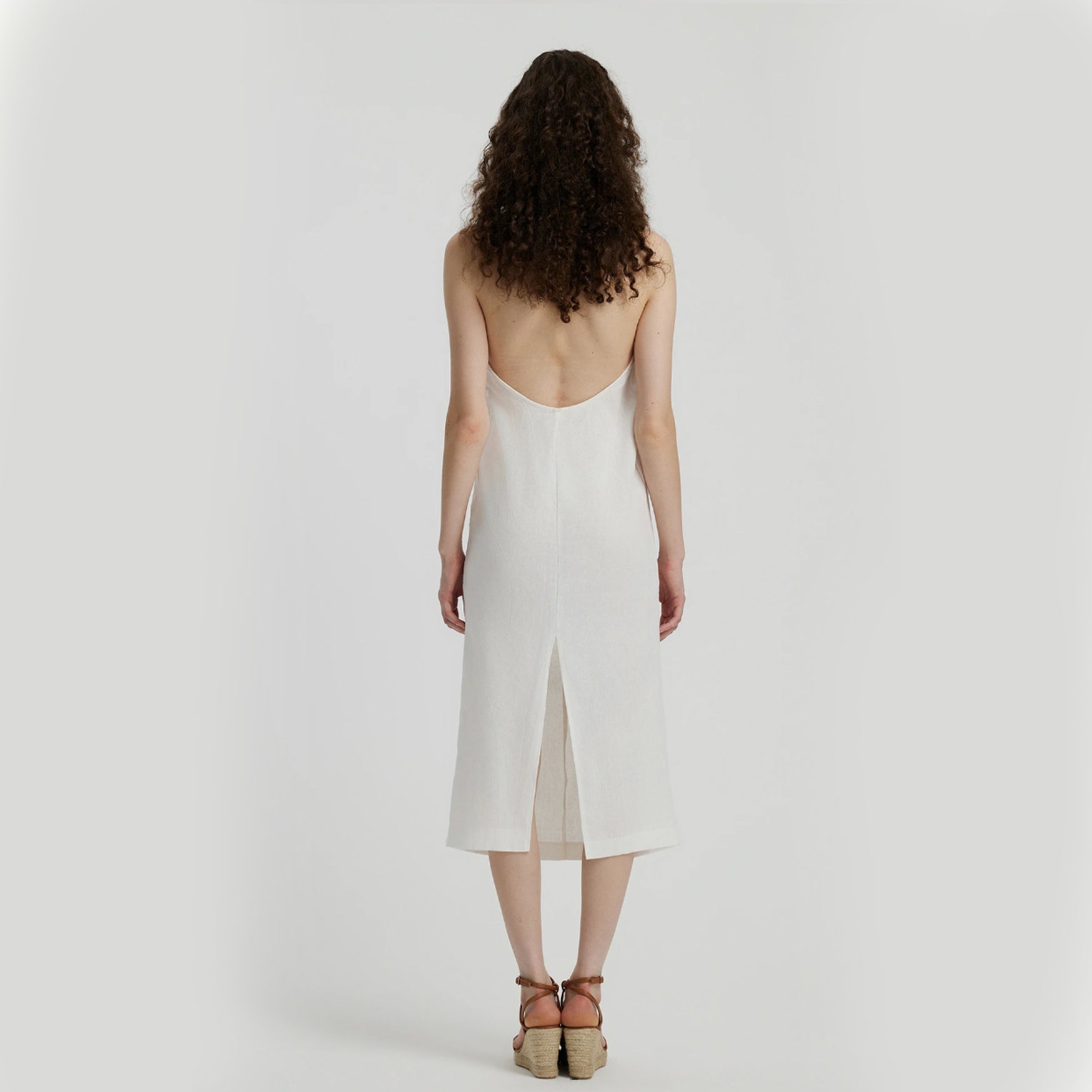 Open Back Halter Dress Without Chain Belt- White S